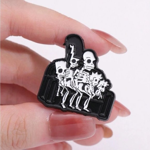 The Simpsons Pin Skeleton X Ray Enamel Tv Cartoon Black Metal Brooch Funny NEW - Picture 4 of 5